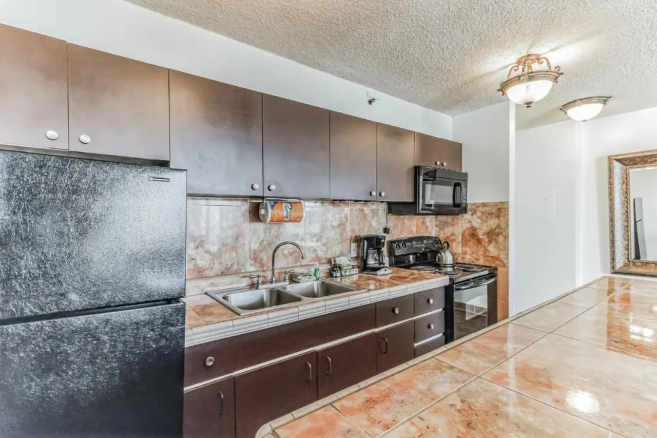 Apartment 19Th Floor Condo With Lanai & Sea Views - Free Parking! Home Honolulu