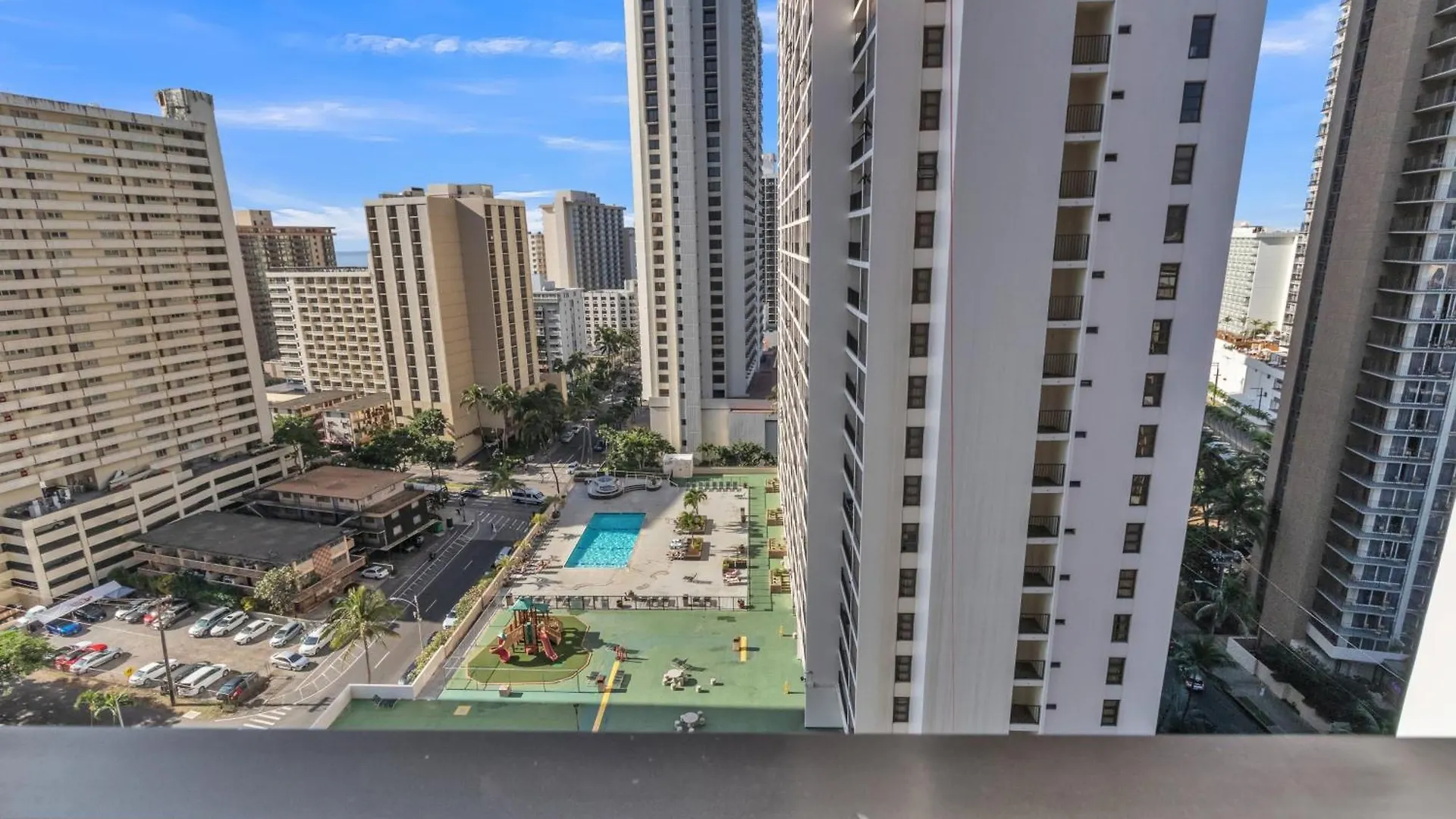 19Th Floor Condo With Lanai & Sea Views - Free Parking! Home Honolulu Apartment