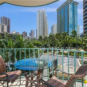 Apartment Waikiki 2br King Beds Short Walk To Convention And Beaches, Honolulu
